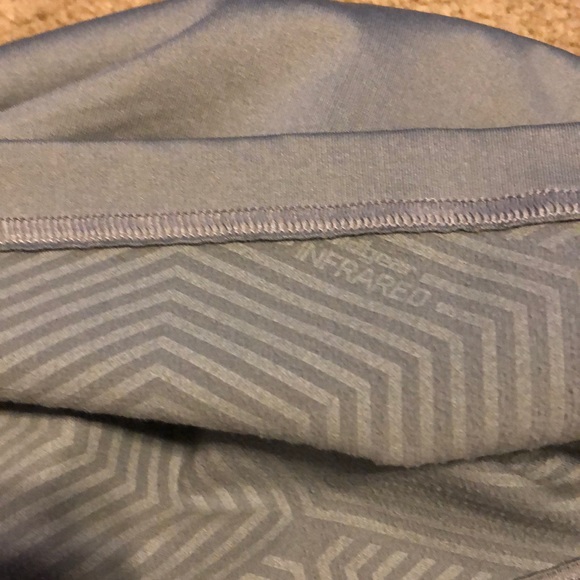 Under Armour Cold Gear Long Sleeve Shirt - Picture 6 of 6